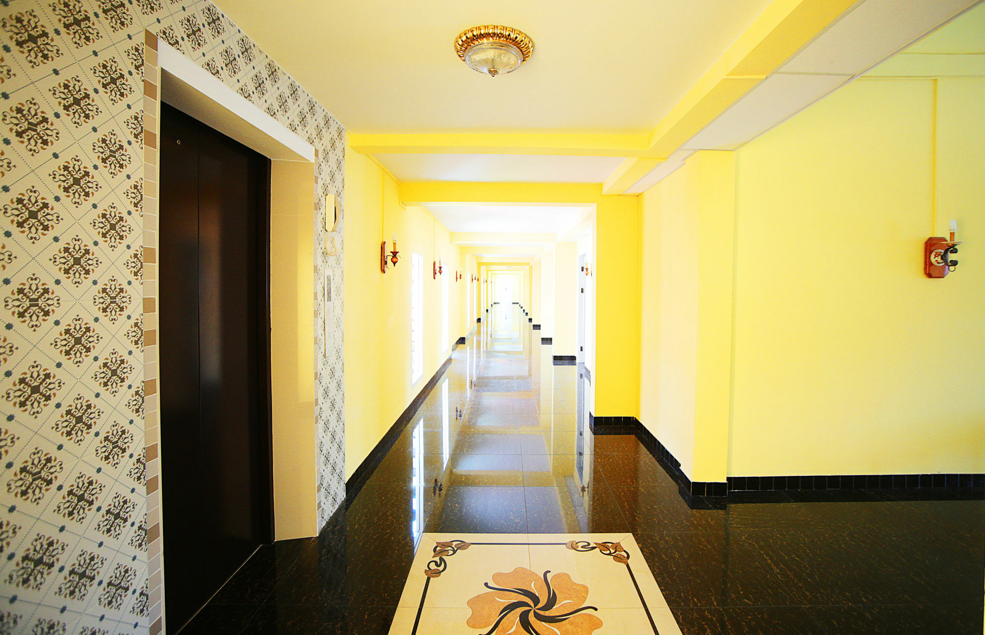 The Myth - Sud Sathorn Bed & Breakfast