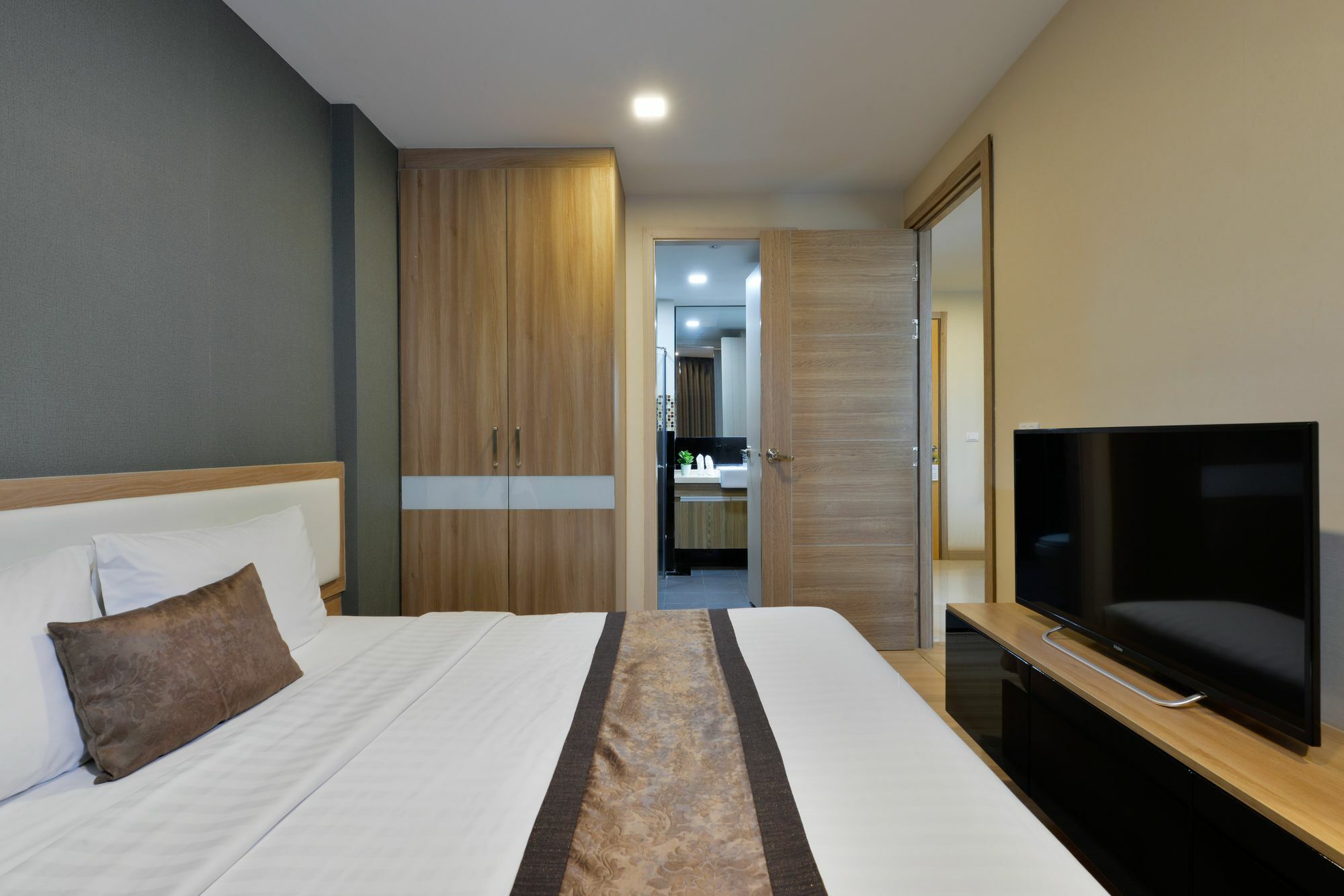 Ekamai By Aspira - Sha Certified Aparthotel 4*