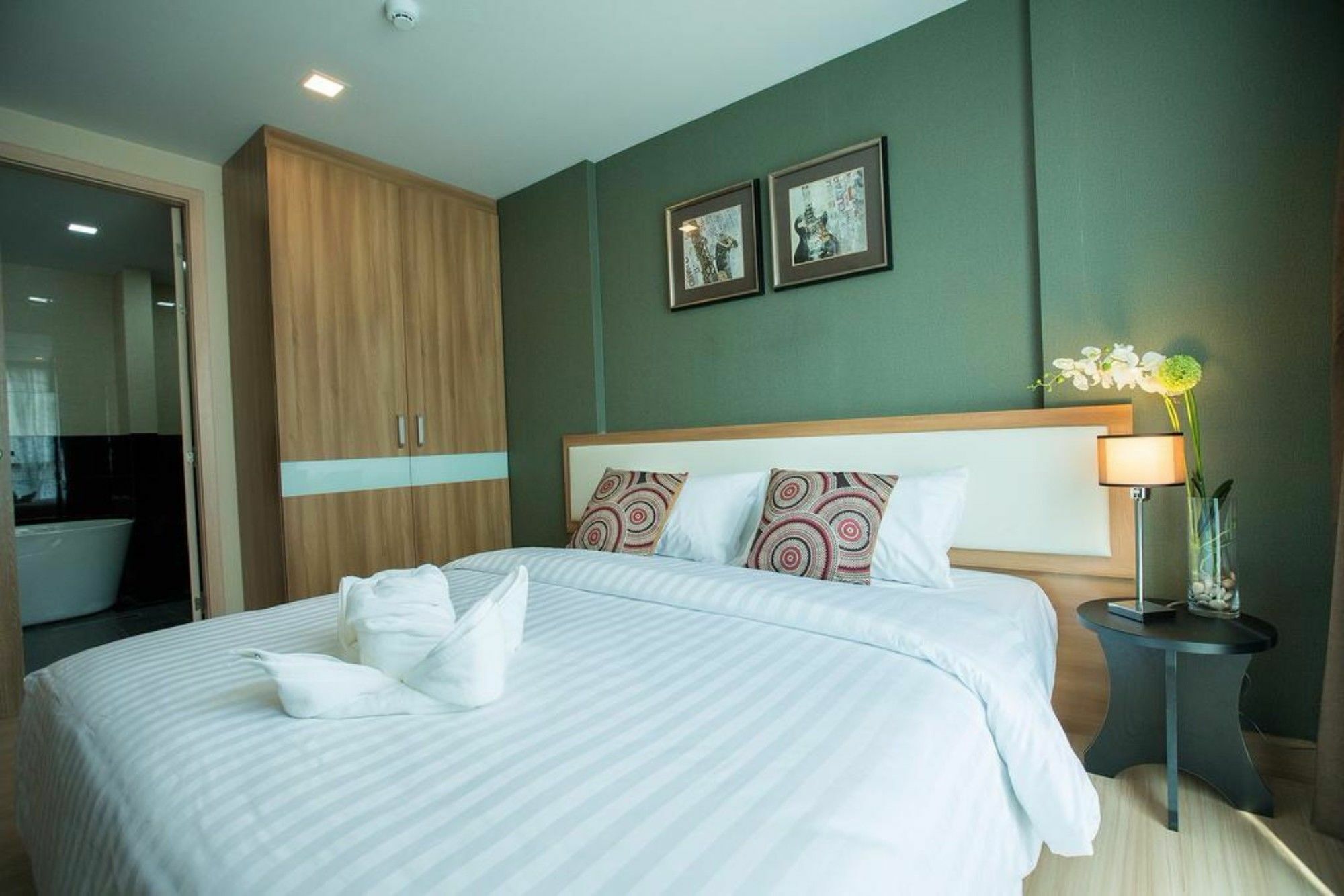 Ekamai By Aspira - Sha Certified Aparthotel