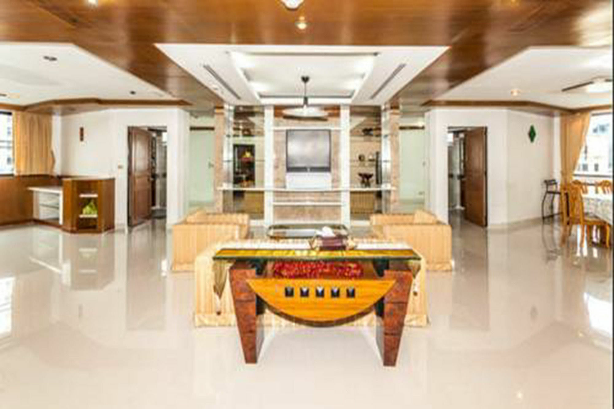 Apartment Ebony Tower At Parkview Towers *