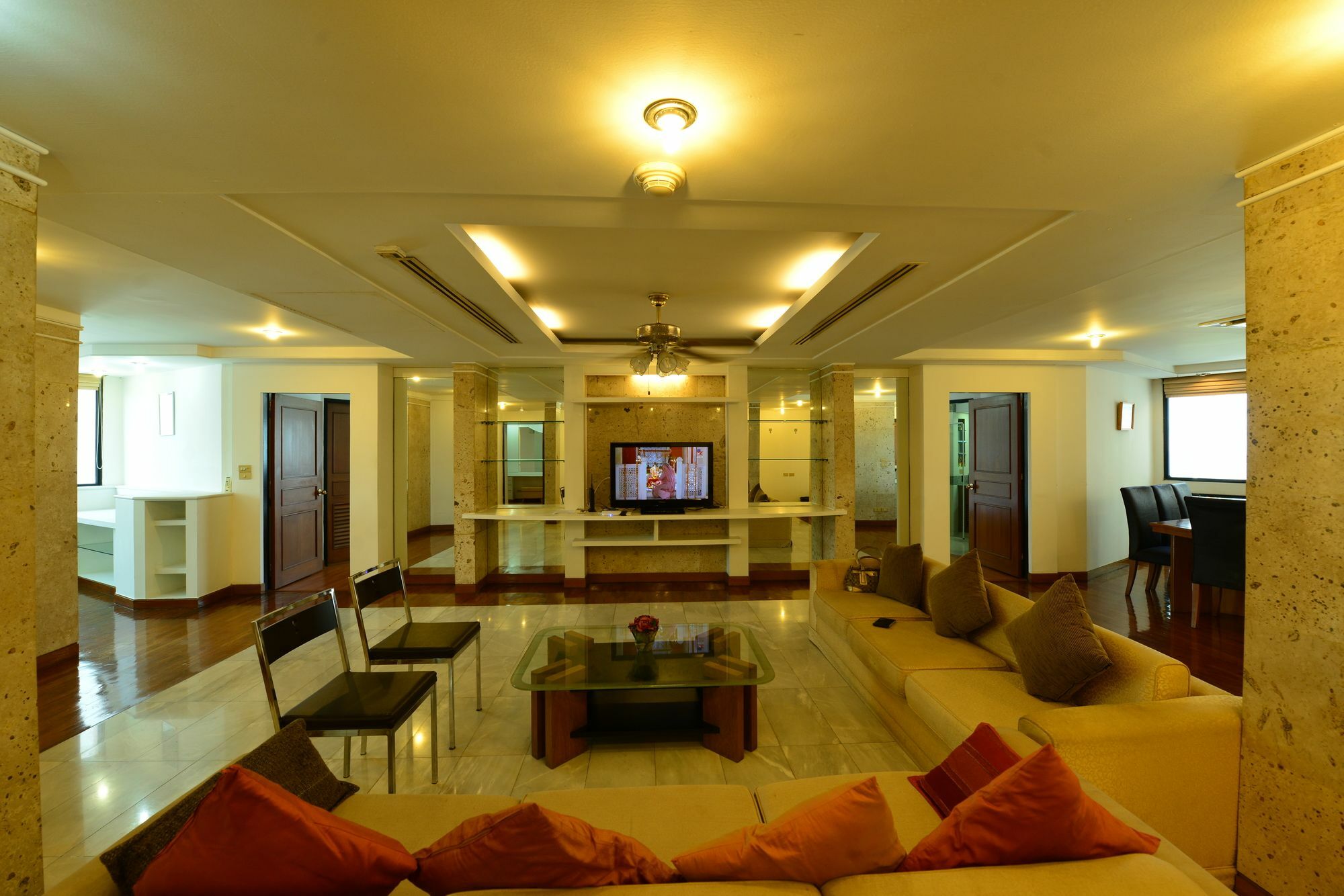 Ebony Tower At Parkview Towers Apartment Bangkok