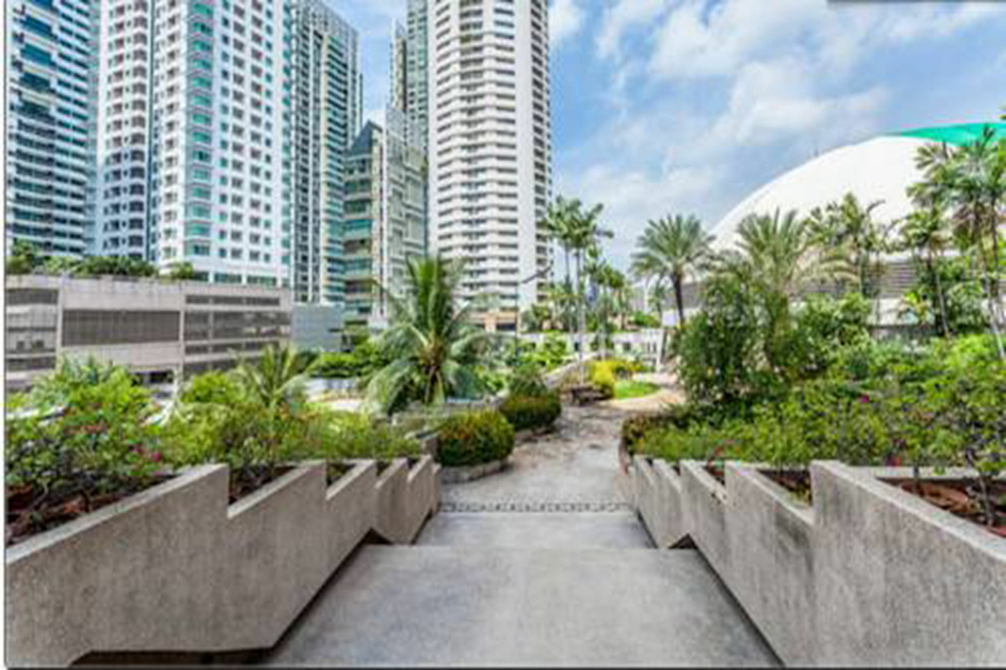 Ebony Tower At Parkview Towers *