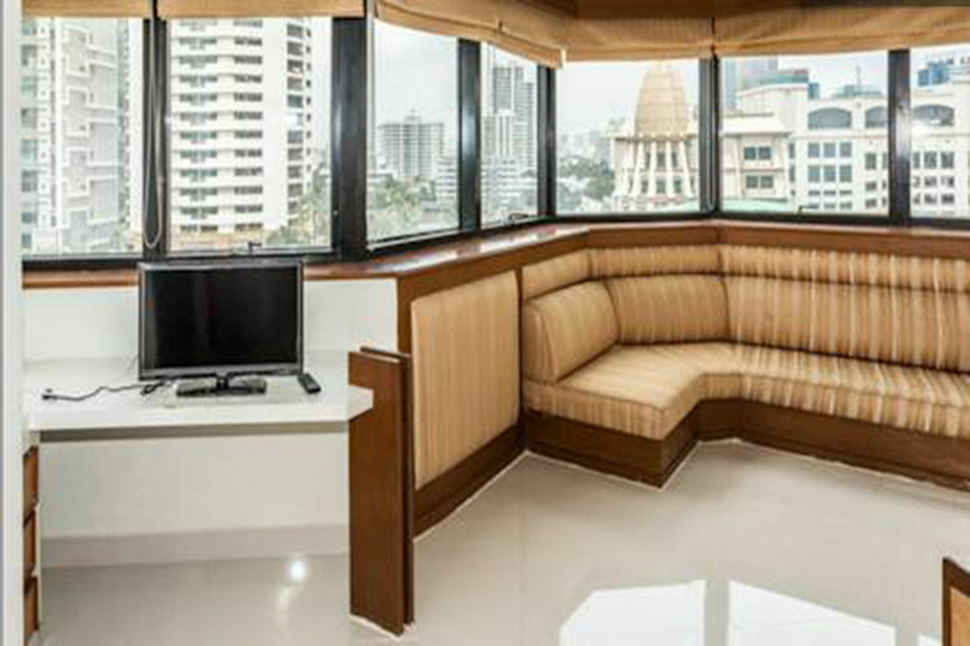 Ebony Tower At Parkview Towers *