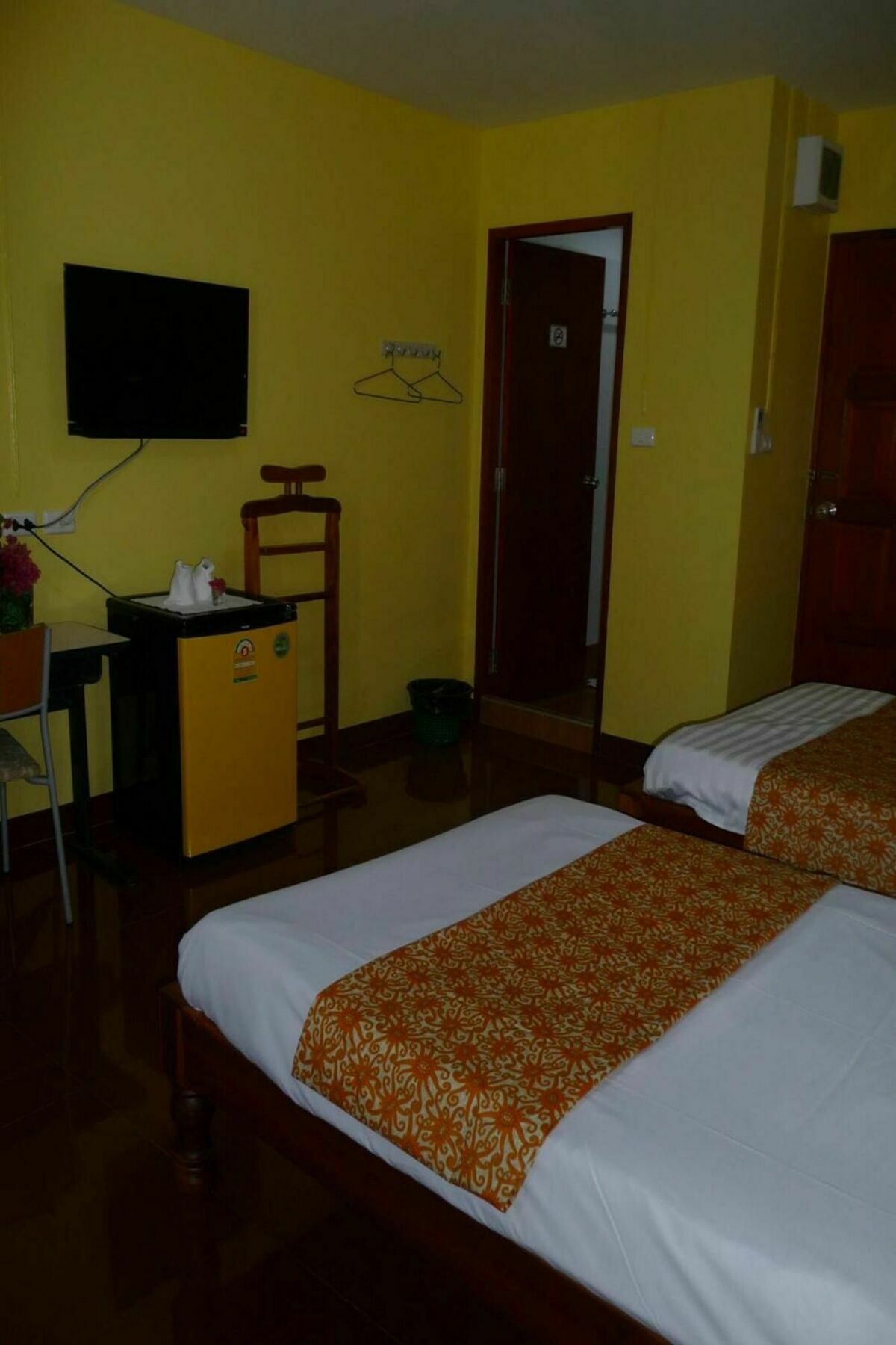 For Wisma tamu 2*