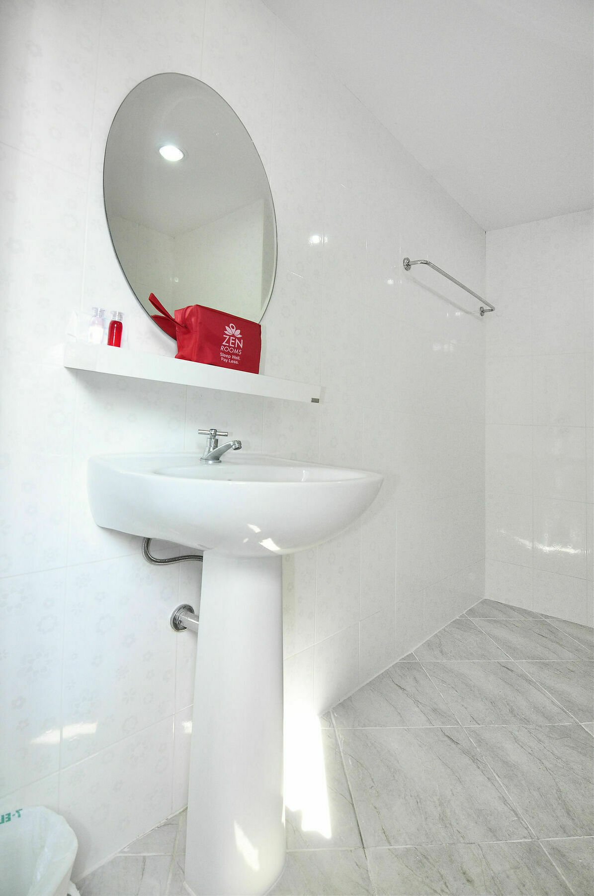 Hotel Zen Suthisan *