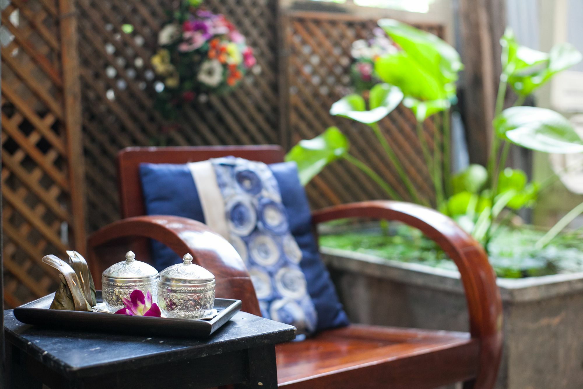 Laksameenarai Guesthouse - Hostel/Backpacker Accommodation Bangkok
