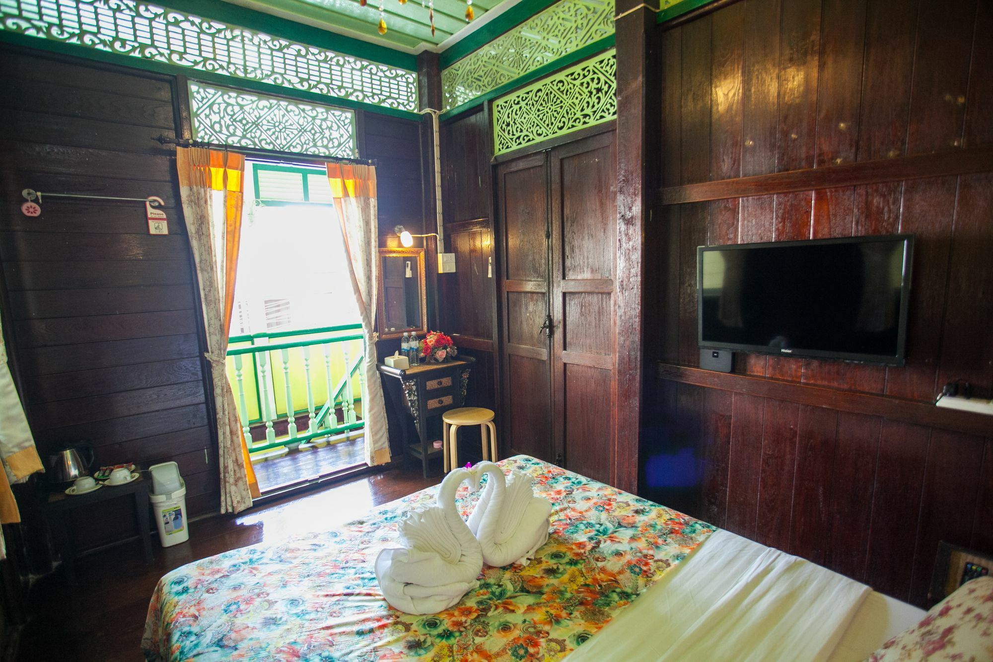 Laksameenarai Guesthouse - Hostel/Backpacker Accommodation Hotel Bangkok