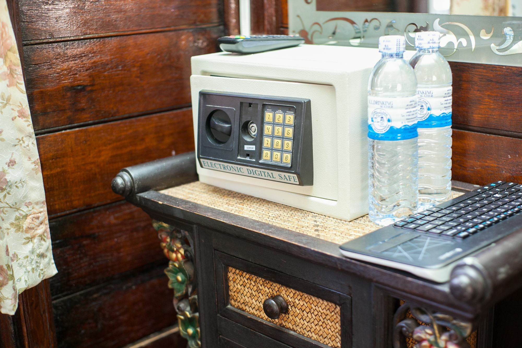 Hotel Laksameenarai Guesthouse - Hostel/Backpacker Accommodation 2*