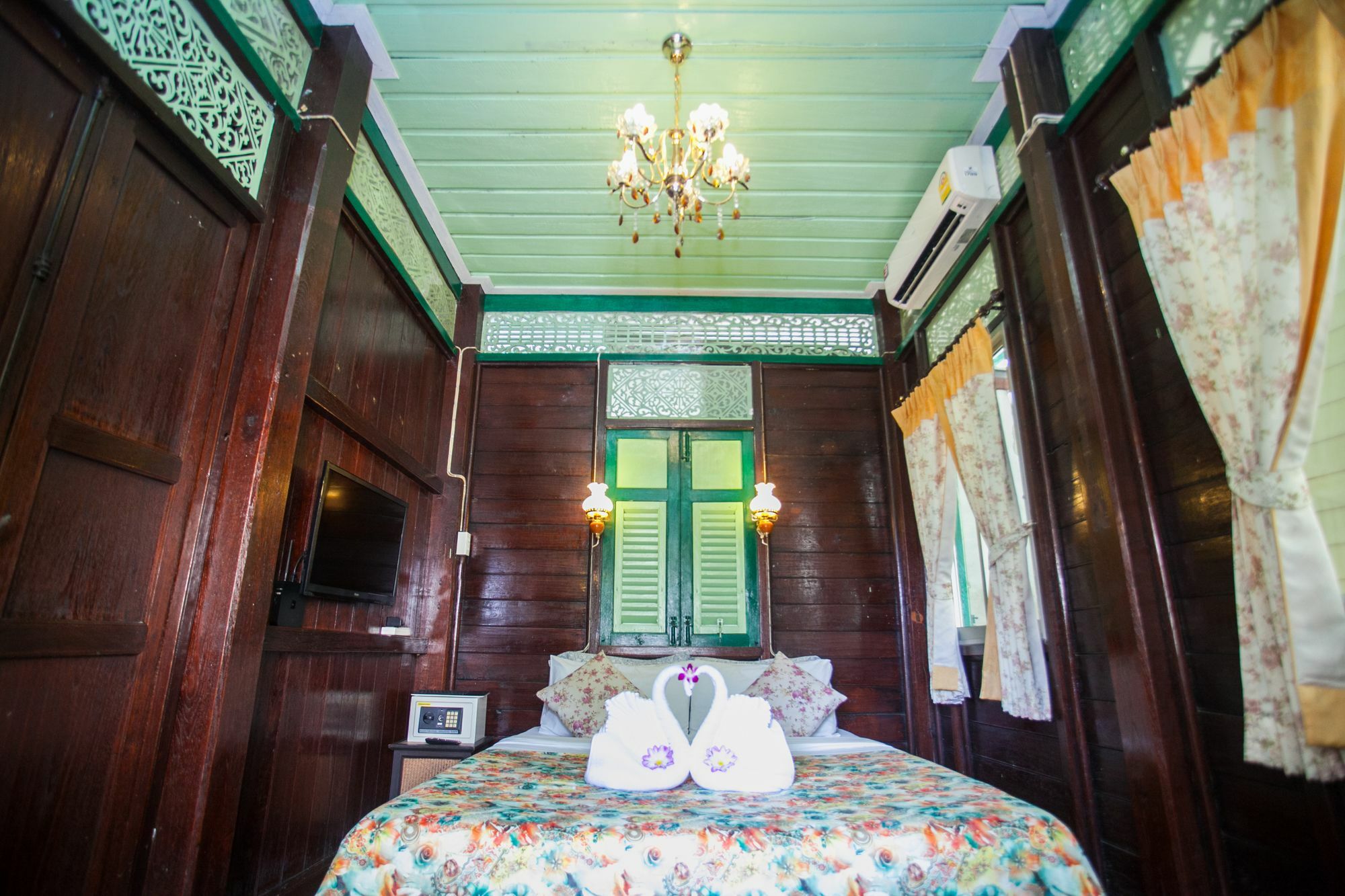 Laksameenarai Guesthouse - Hostel/Backpacker Accommodation 2*