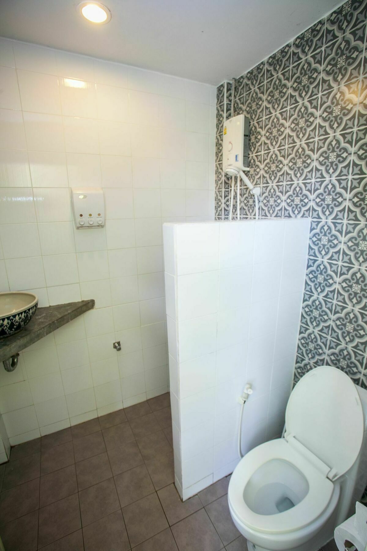 Laksameenarai Guesthouse - Hostel/Backpacker Accommodation Bangkok