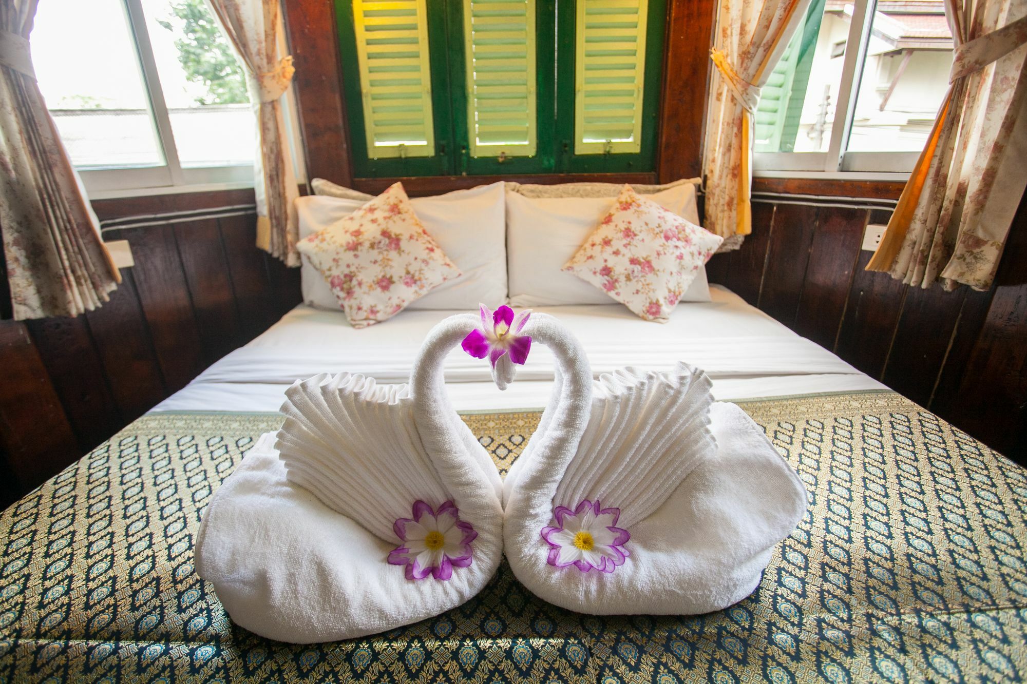 Laksameenarai Guesthouse - Hostel/Backpacker Accommodation Hotel