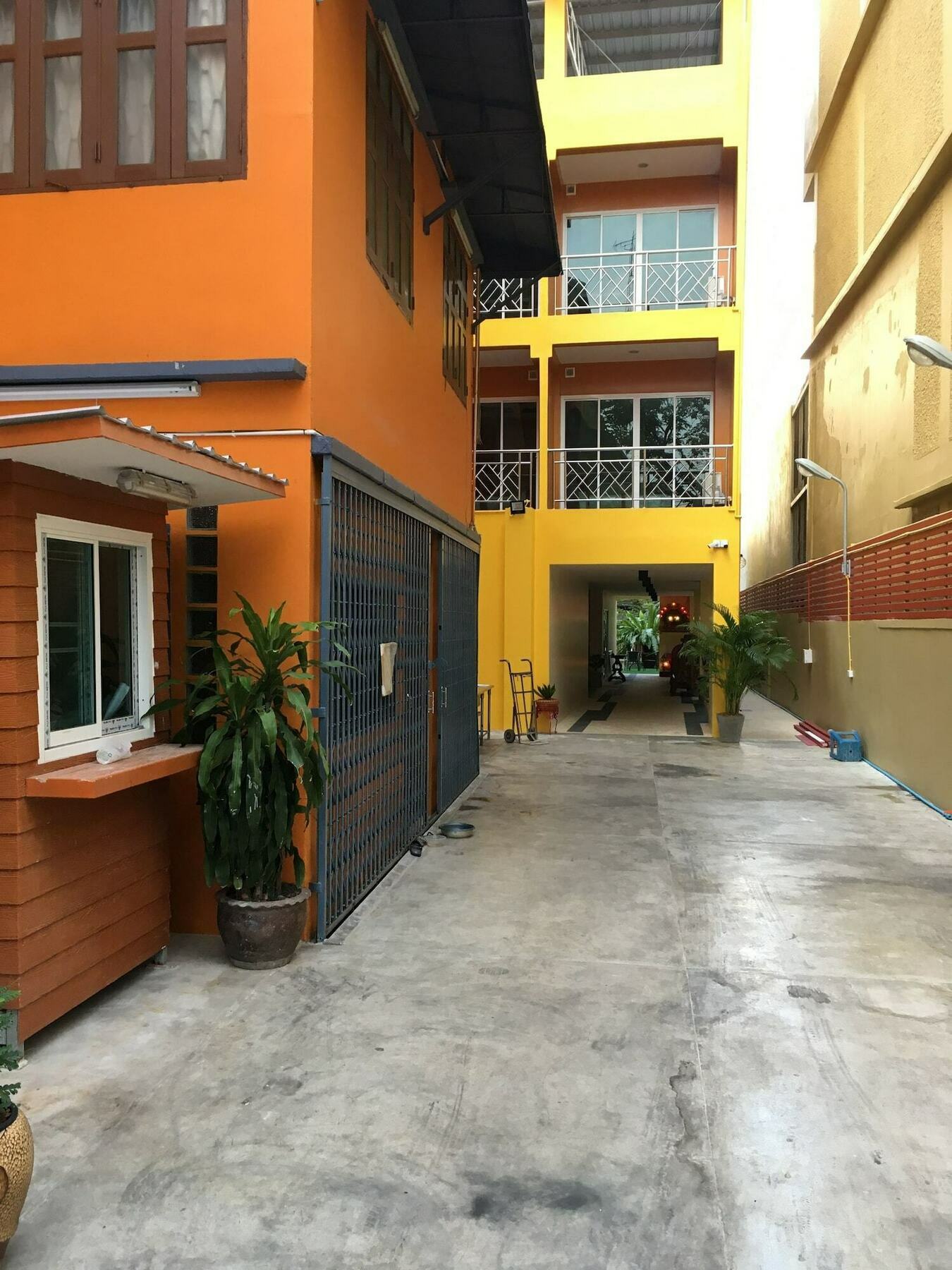Hostel Baan Wanchart Bangkok