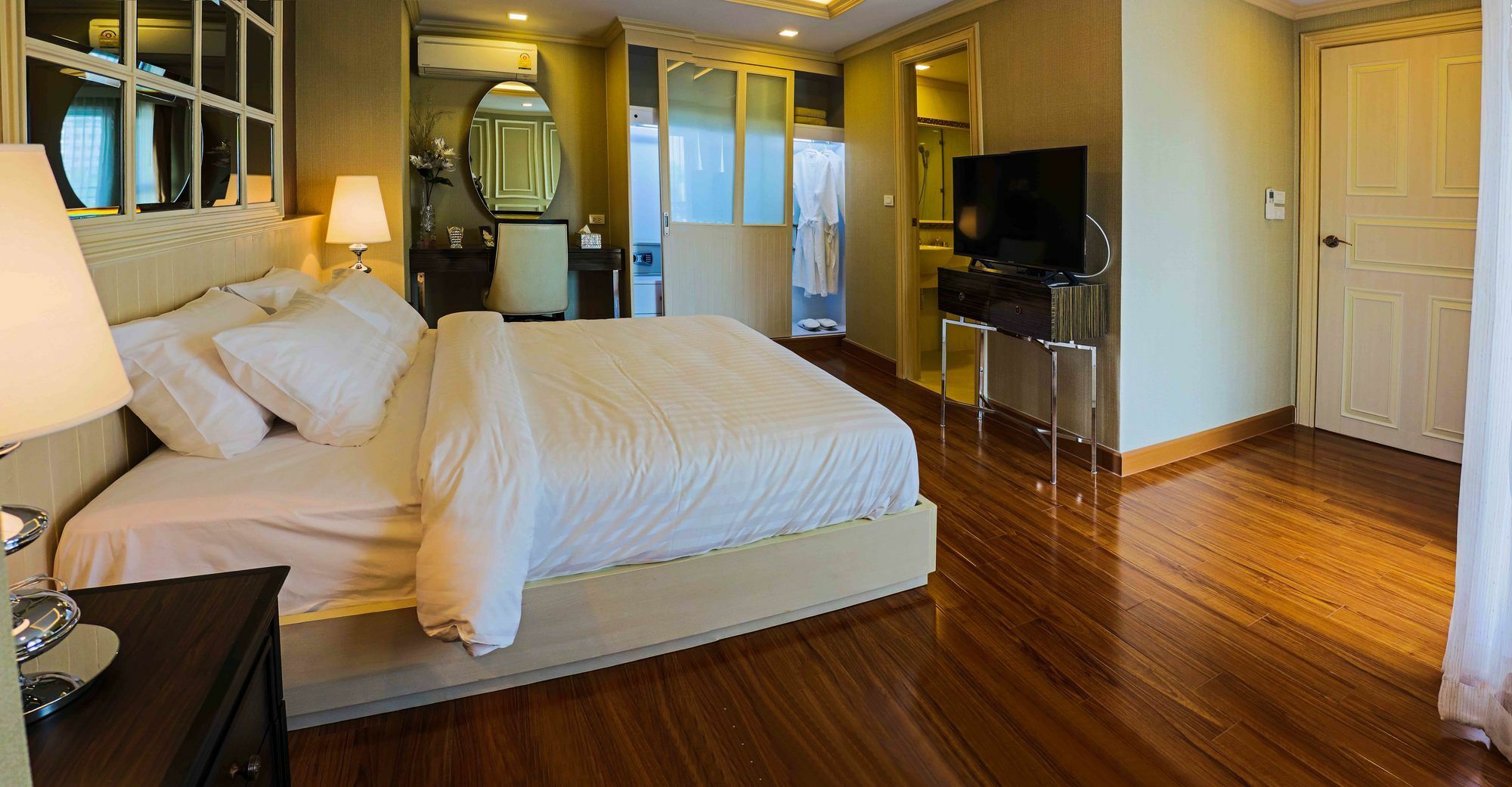 Hotel Aspira Hana Executive Thonglor 4*