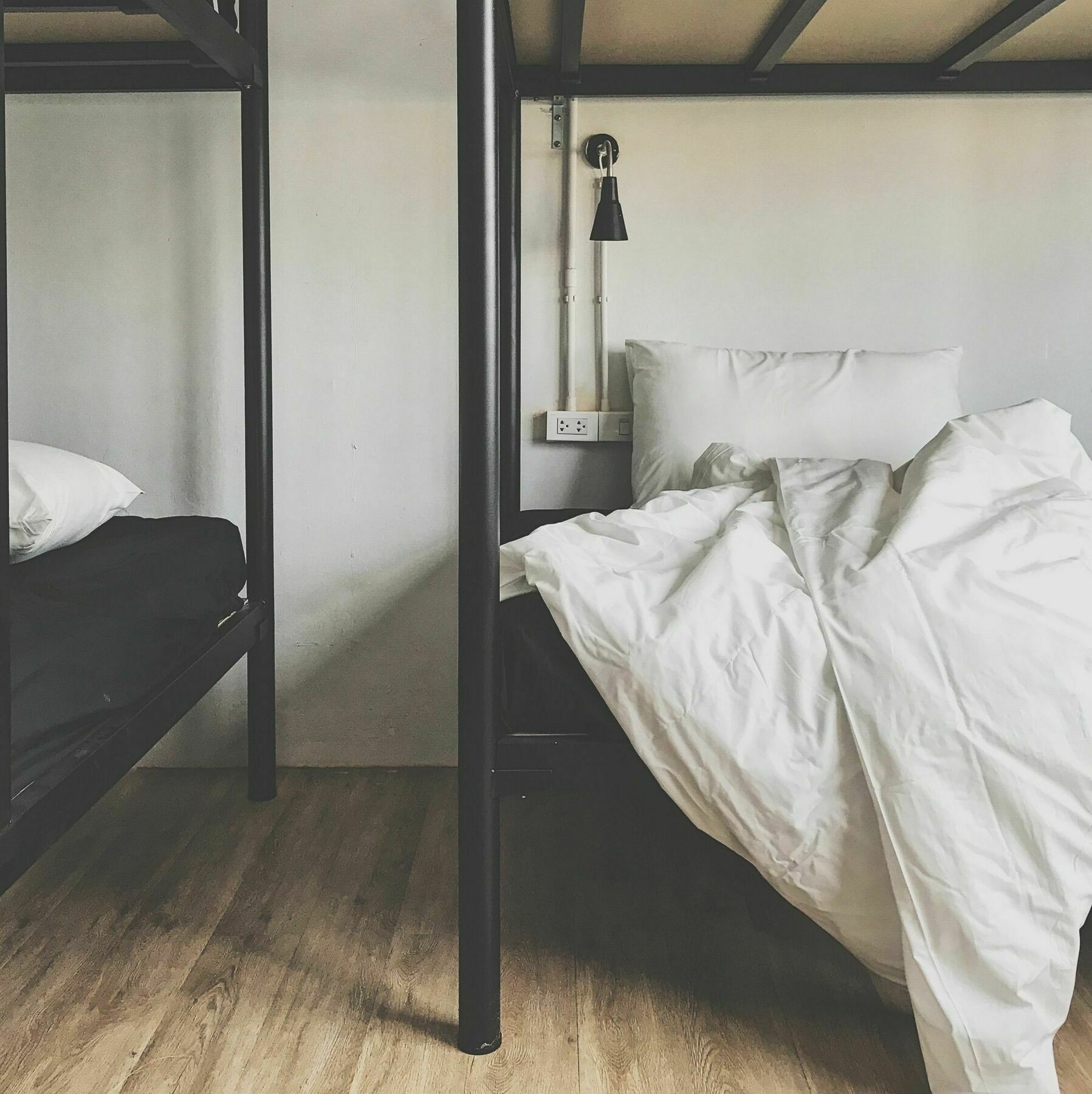 Asrama Beige Poshtels + Netflix *