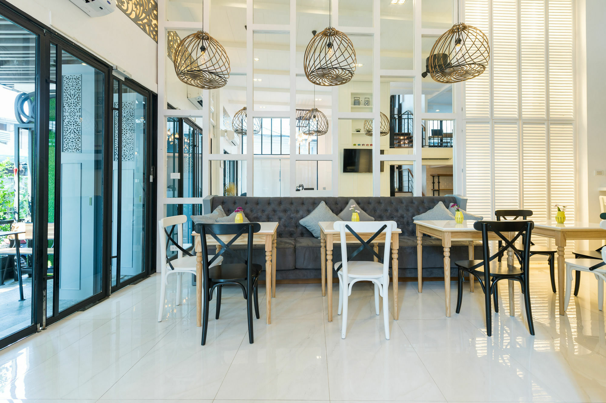 White Ivory Hotel