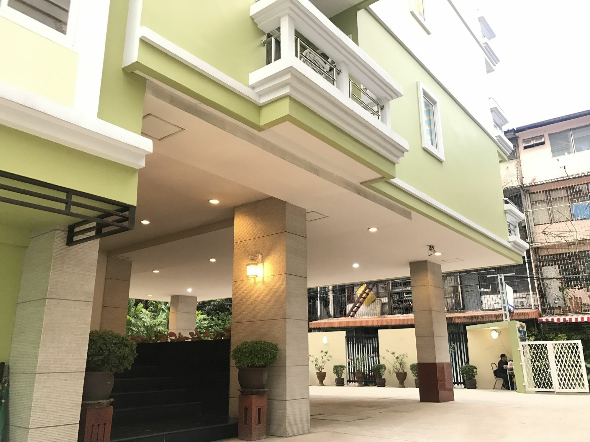 14 Place Sukhumvit 3*