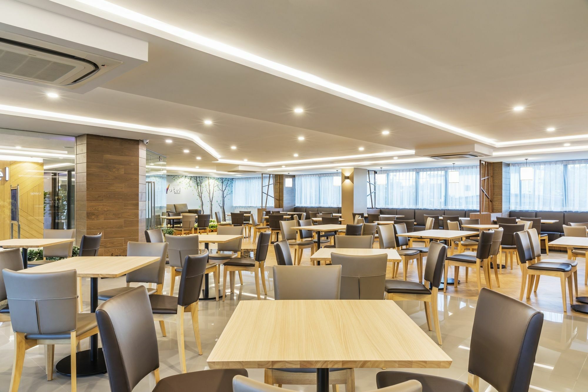Livotel Hua Mak Hotel 4*