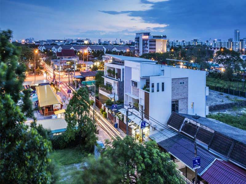 Livotel Hua Mak Hotel