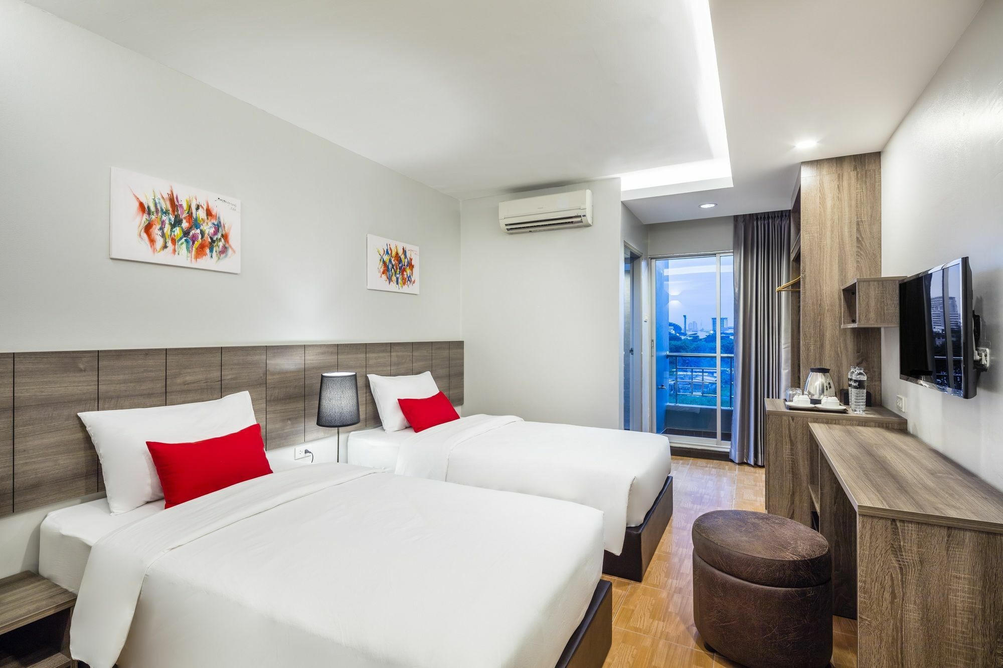 Livotel Hua Mak Hotel 4*