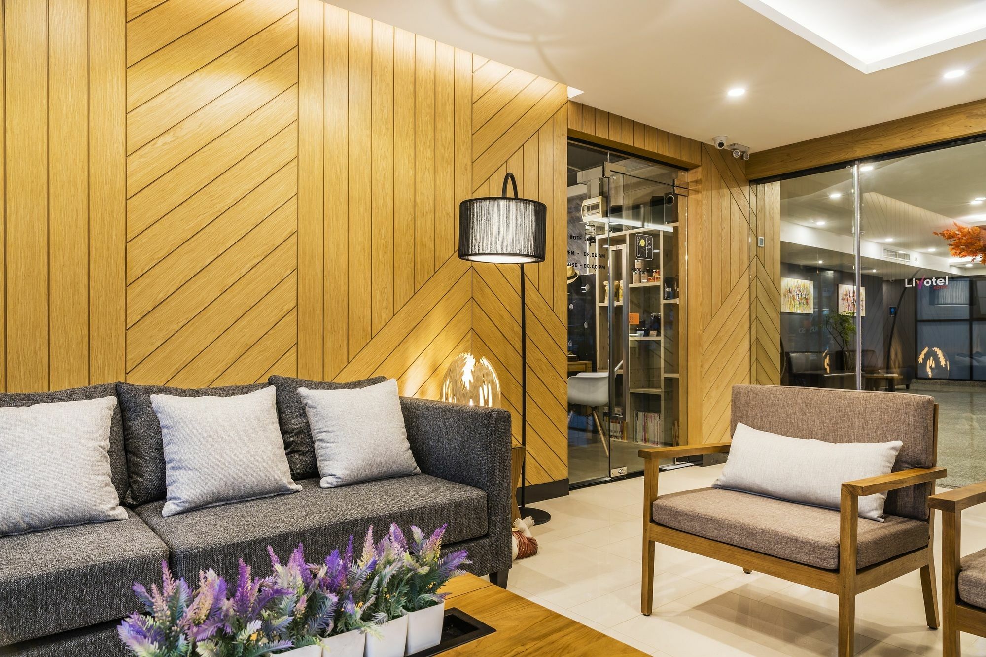 Livotel Hua Mak Hotel 4*