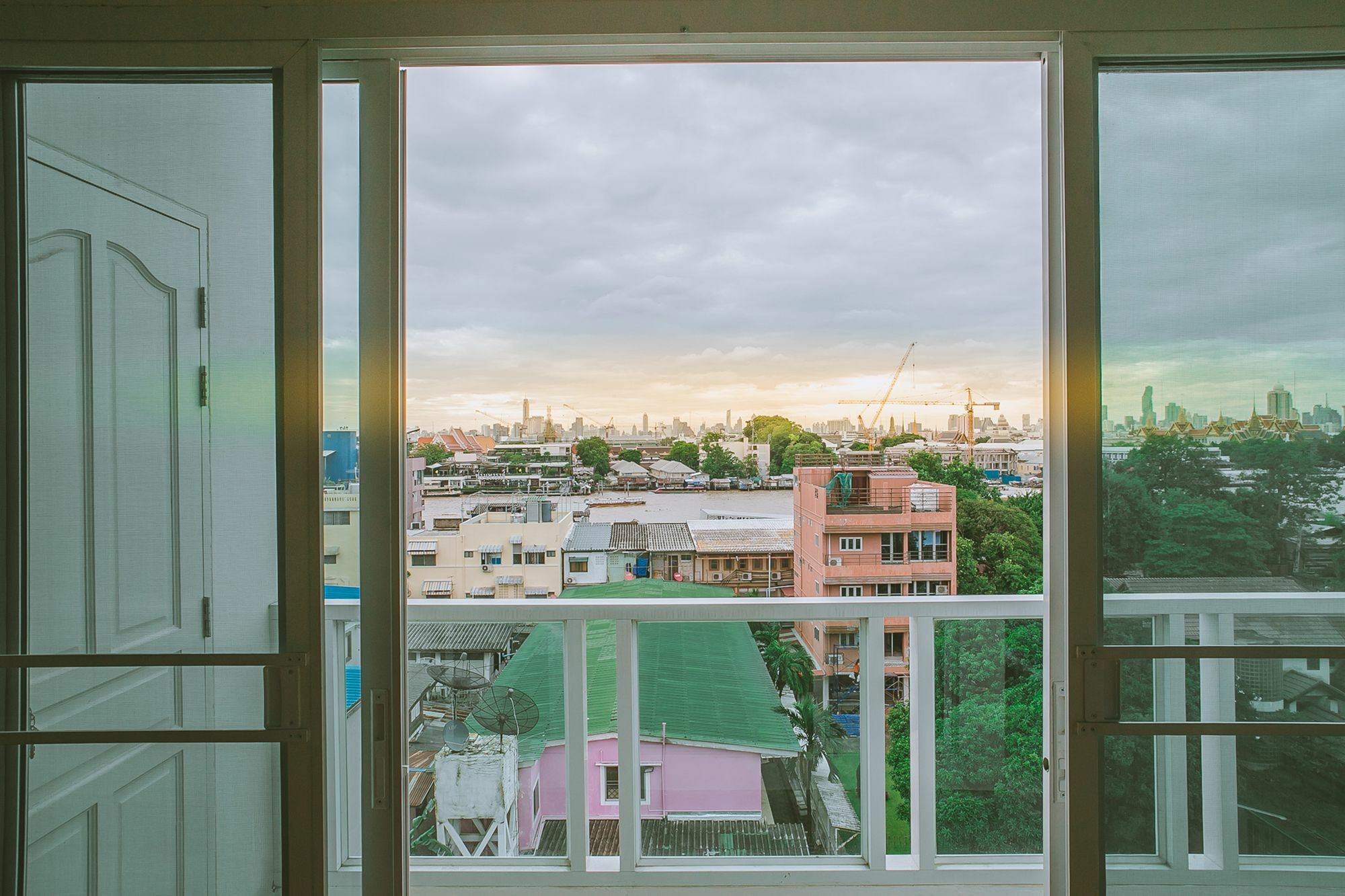 S.e.t Thanmongkol Bangkok