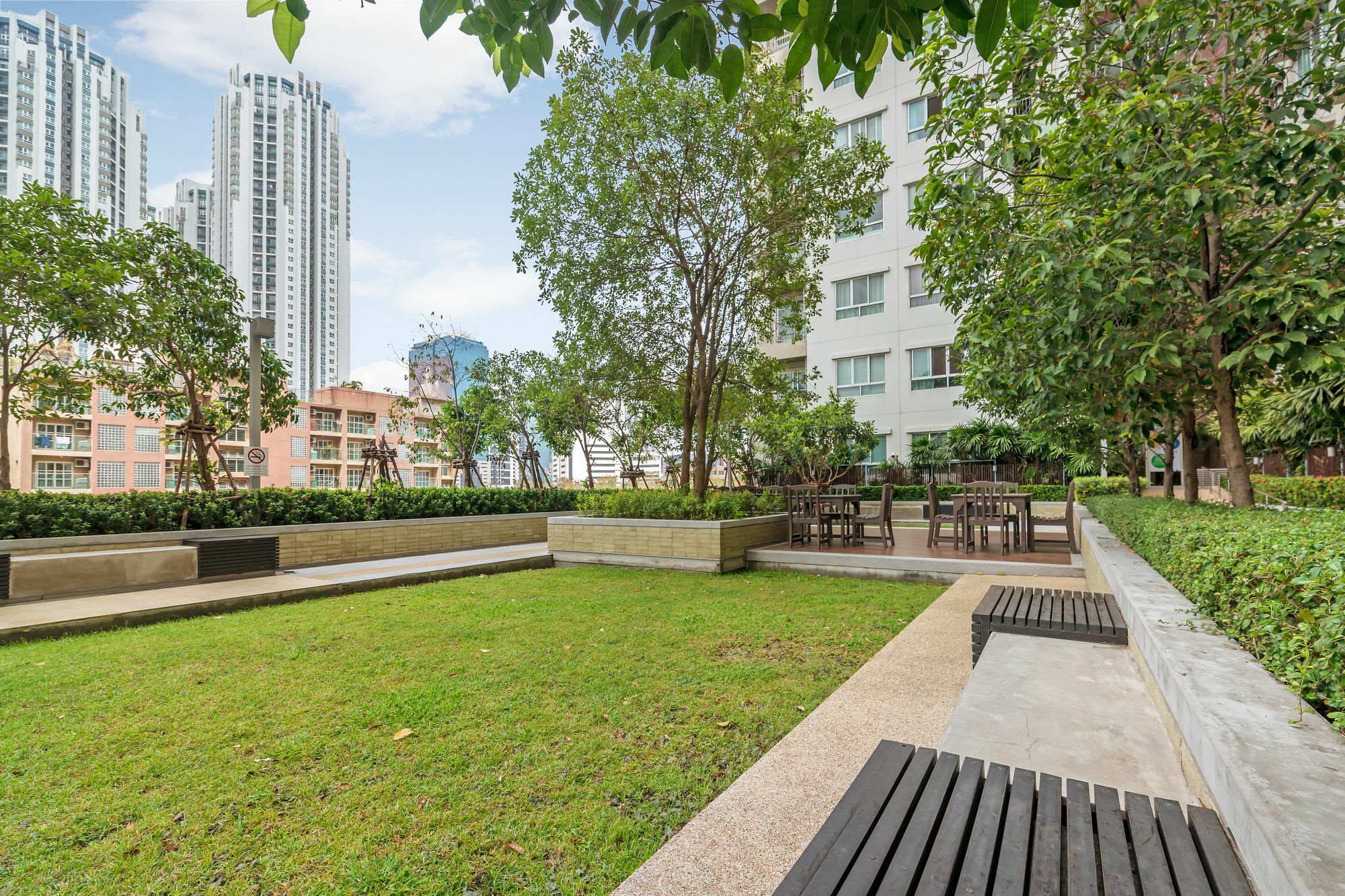The Community Rama 9 By Favstay Apartment *