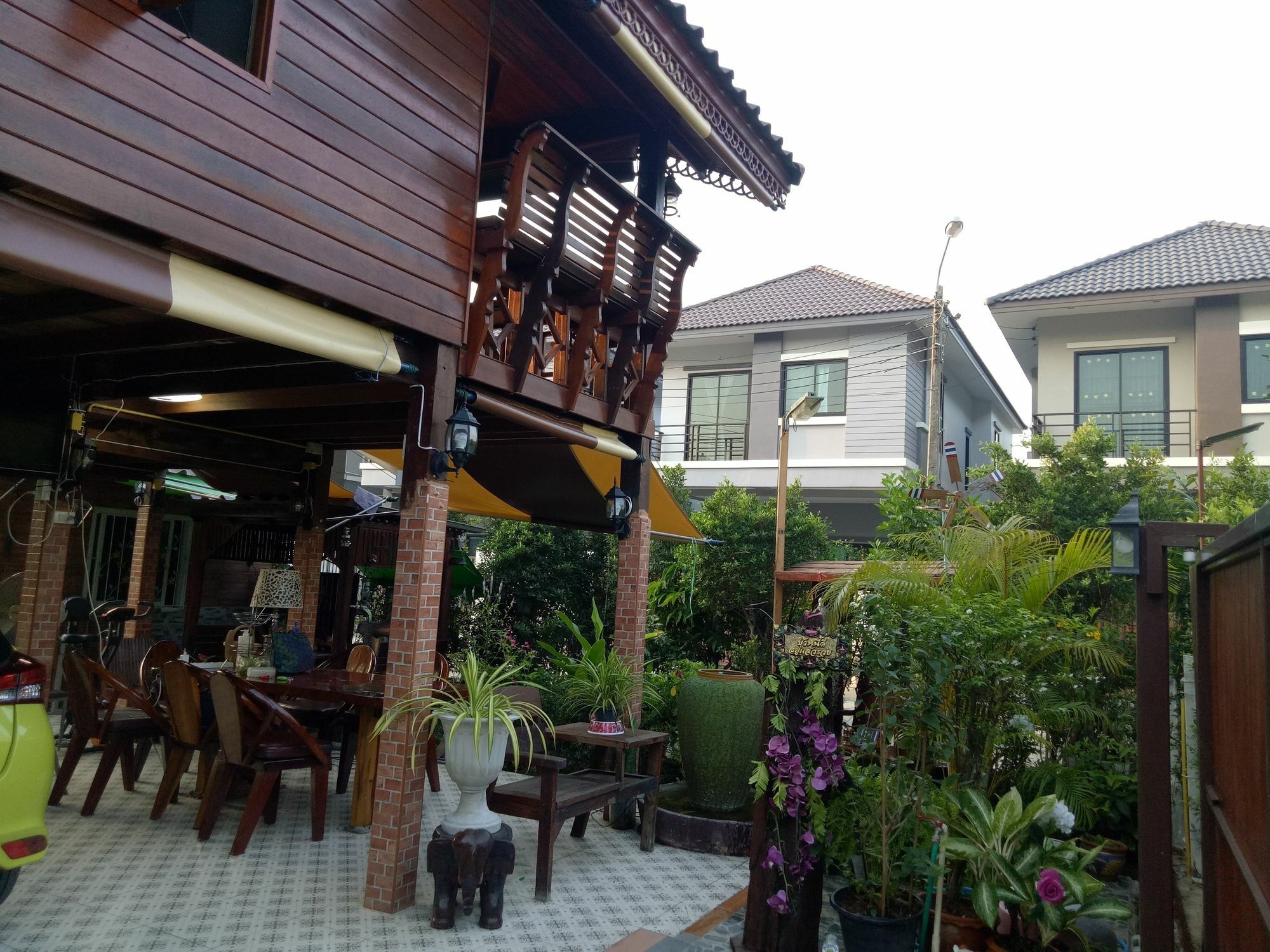 Ruenthip Rumah tetamu 3*