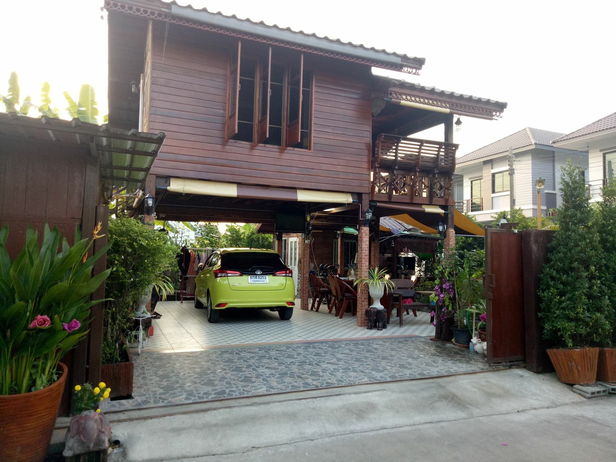 Rumah tetamu Ruenthip Bangkok