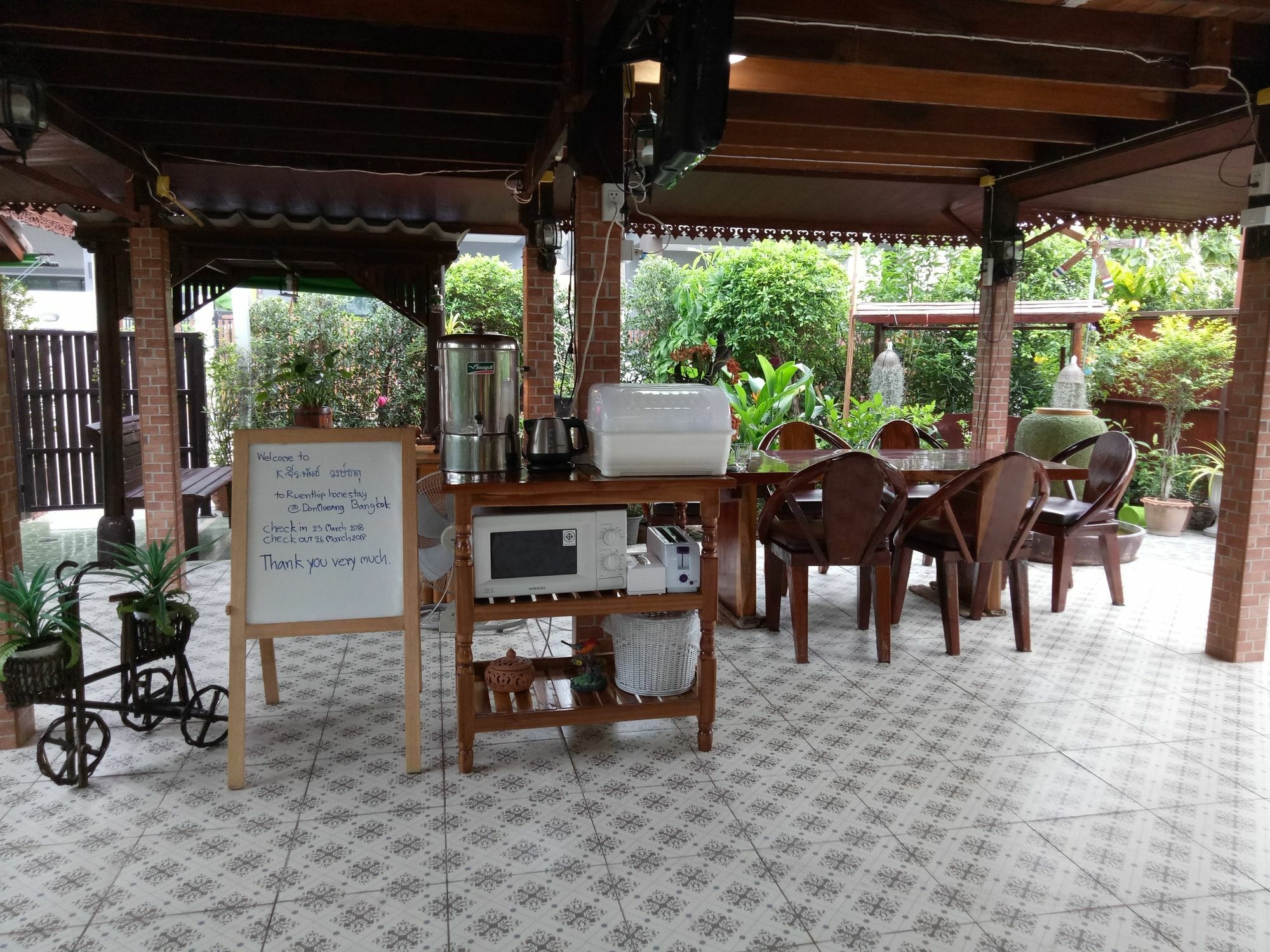 Ruenthip Rumah tetamu
