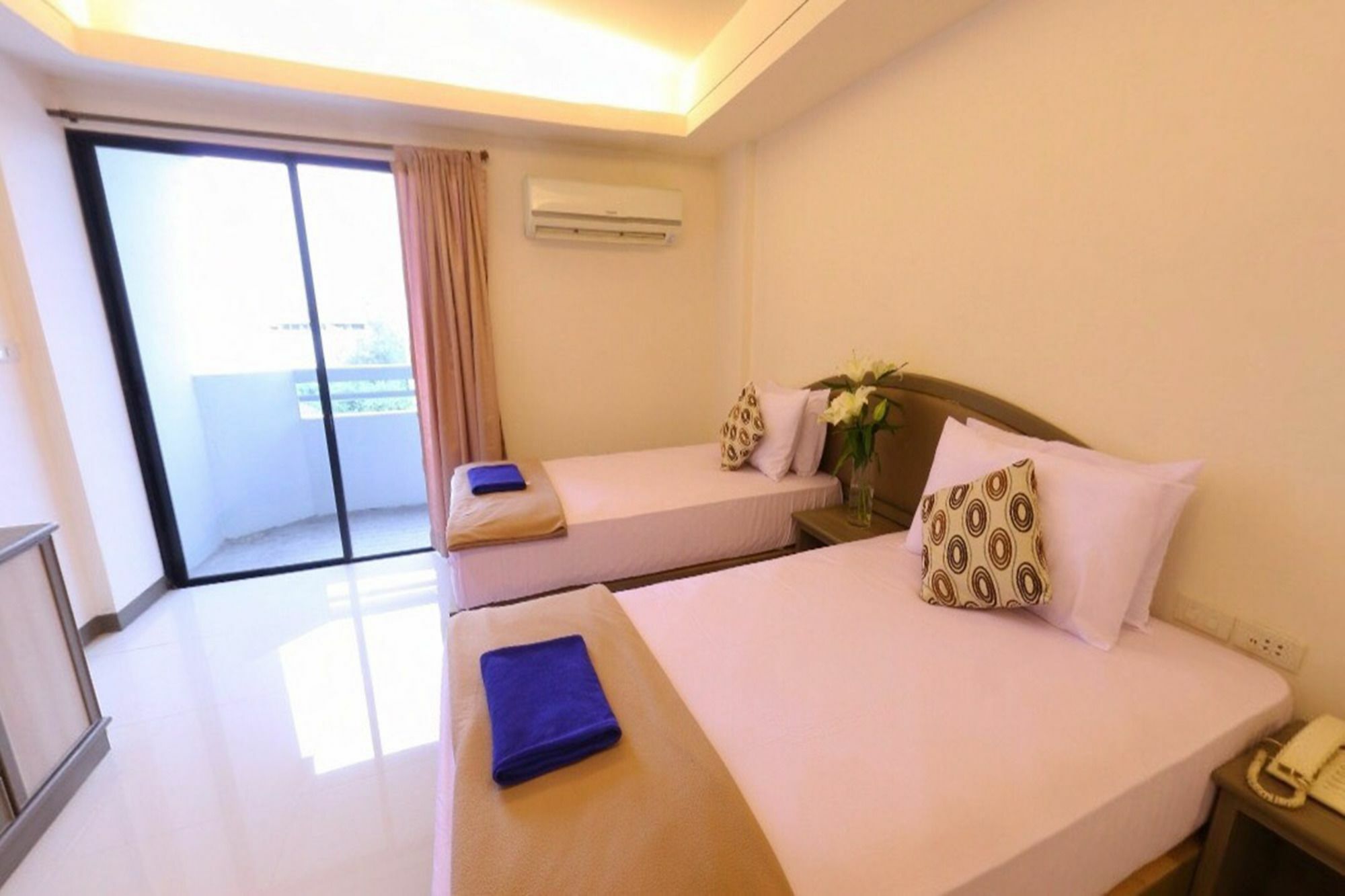 Hotel Lee Garden