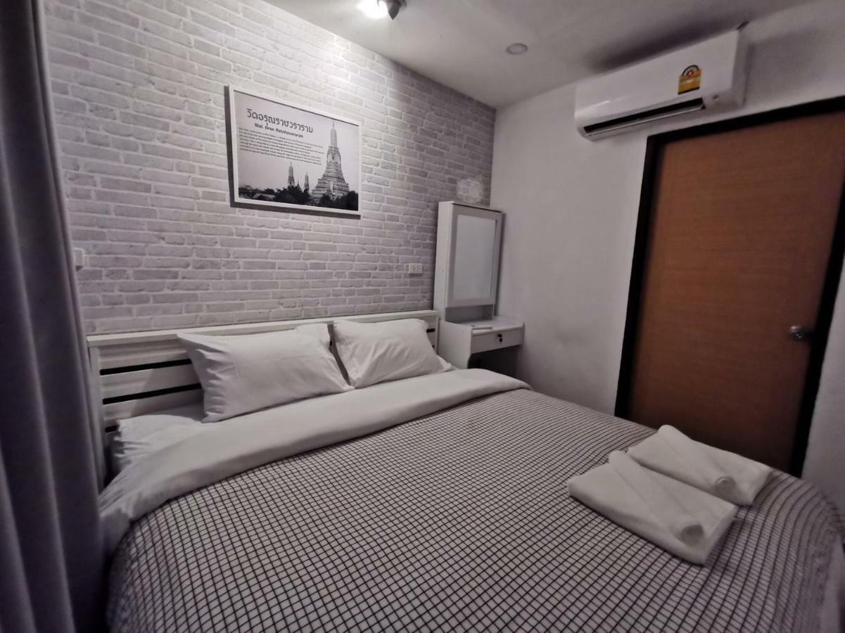 White House Albergue