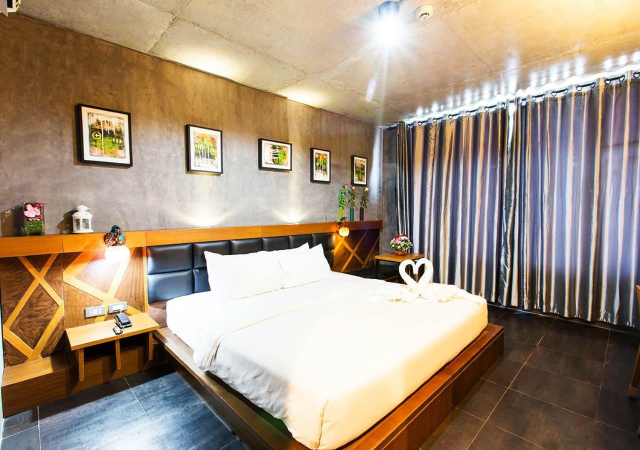 B2 - Srinakarin Hotel 3*
