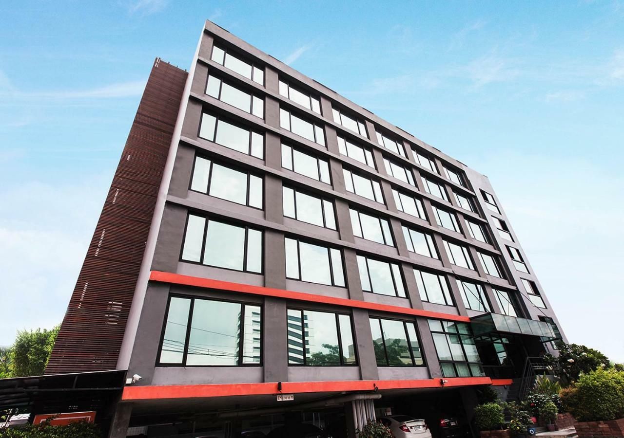 Hotel B2 - Srinakarin Bangkok