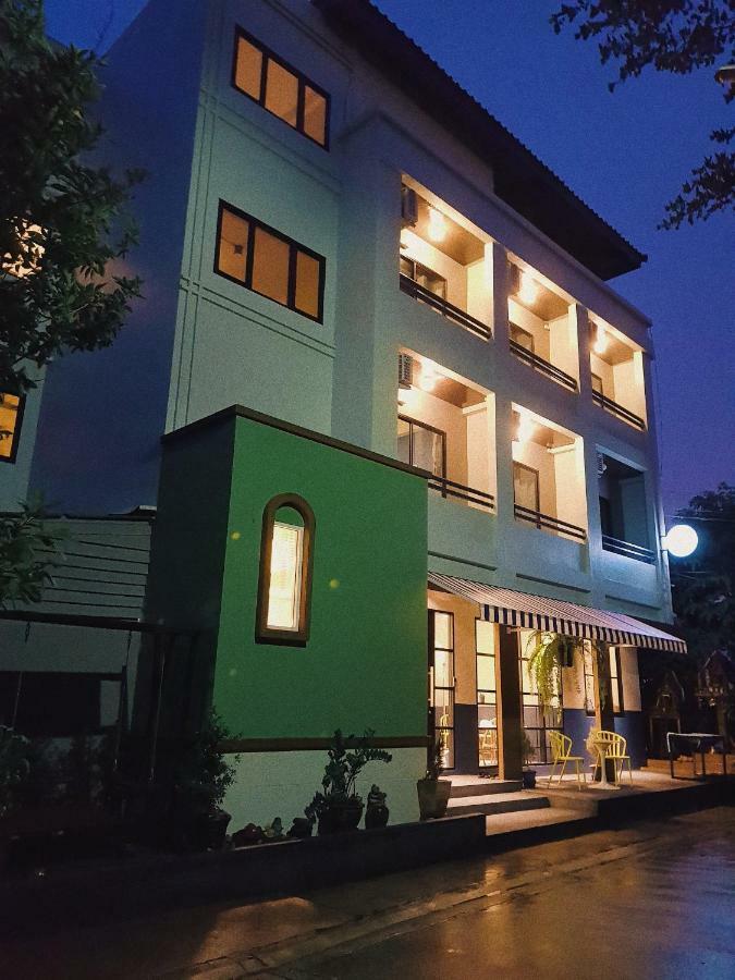 Hostel Yam Yen *