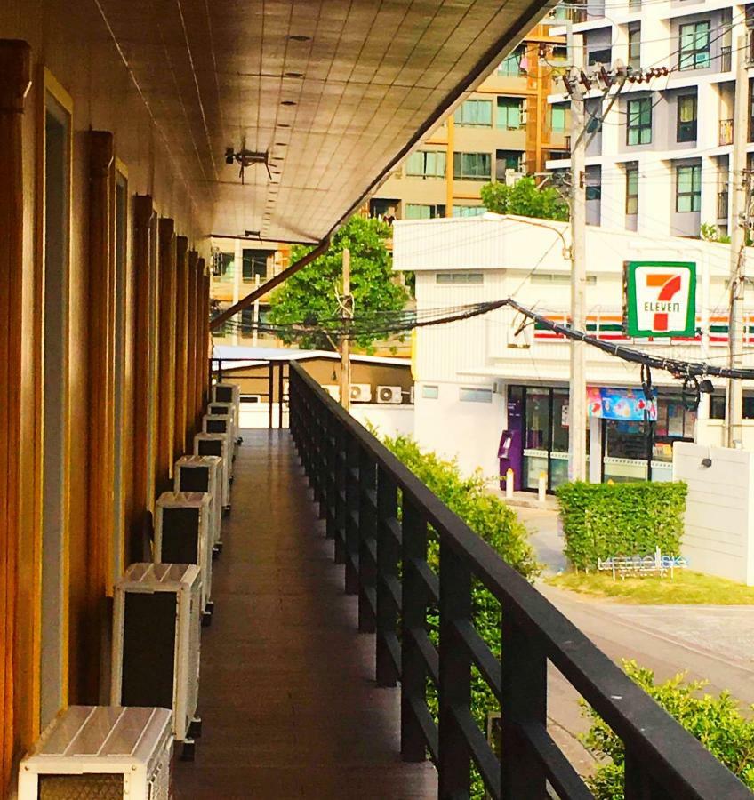 Hotel V - Mrt Huai Khwang 3*