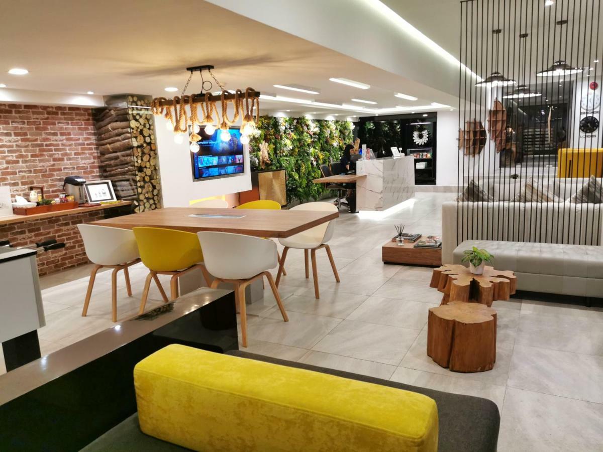 Benviar Tonson Aparthotel Bangkok