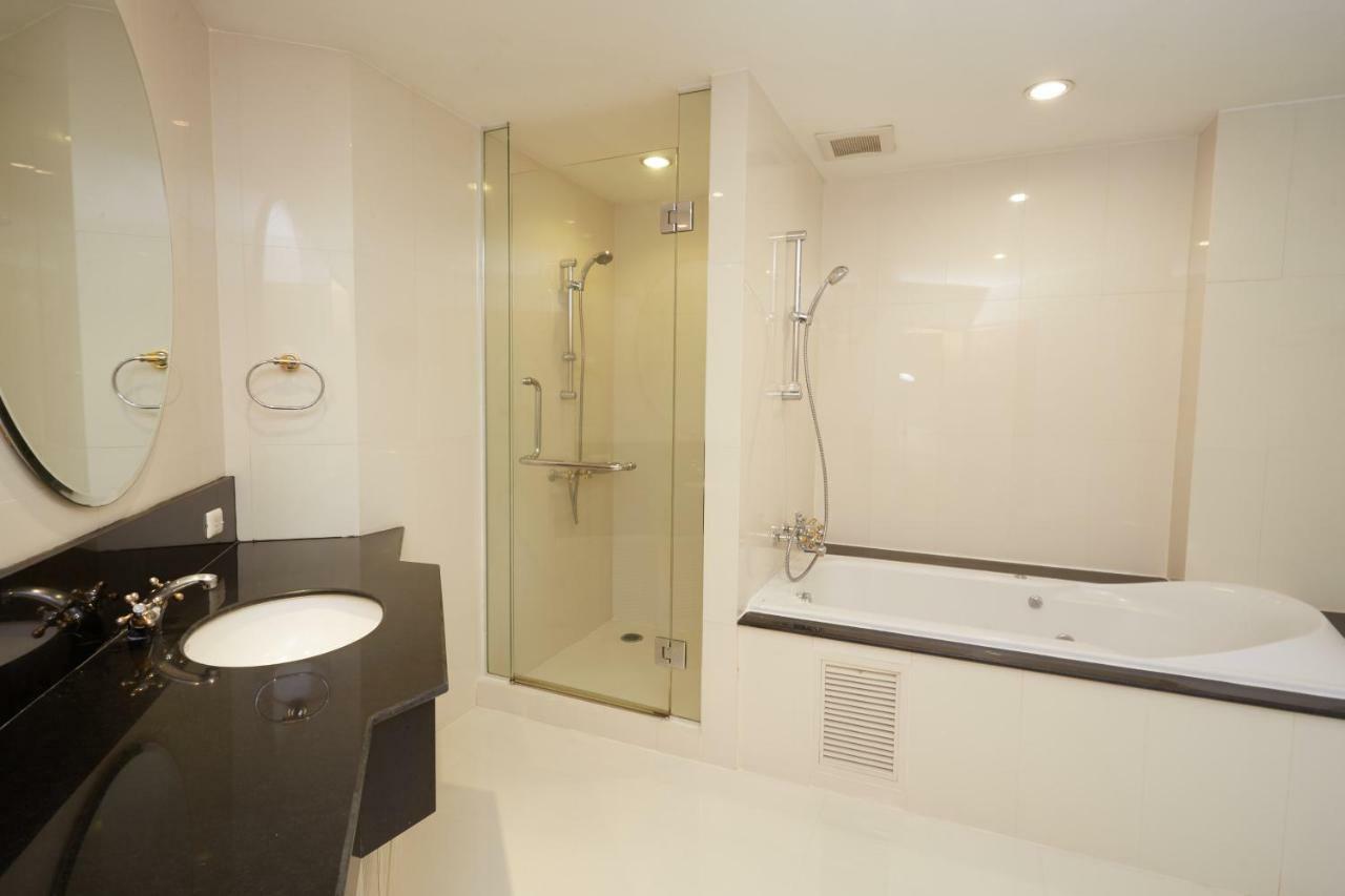 Empire Suites *