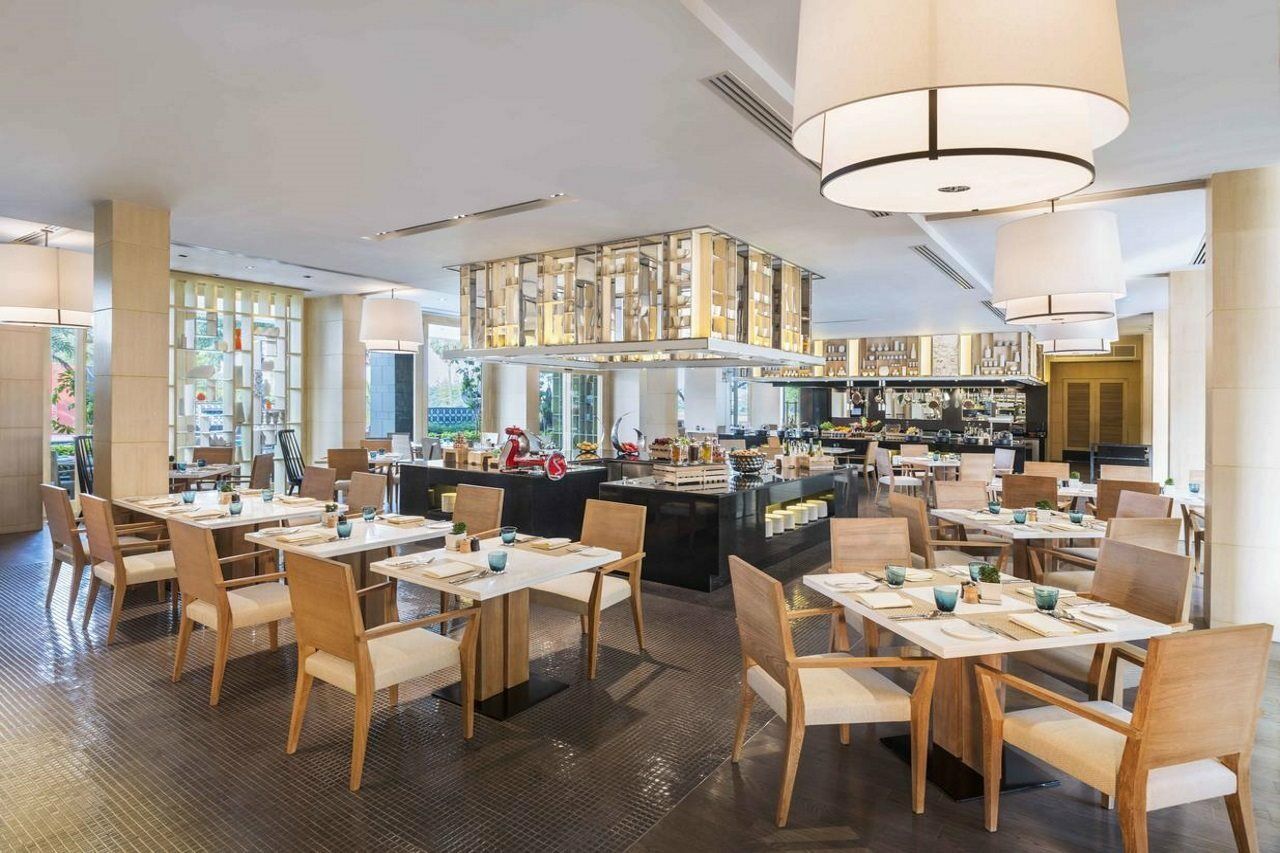 Le Meridien Suvarnabhumi, Golf And Bangkok
