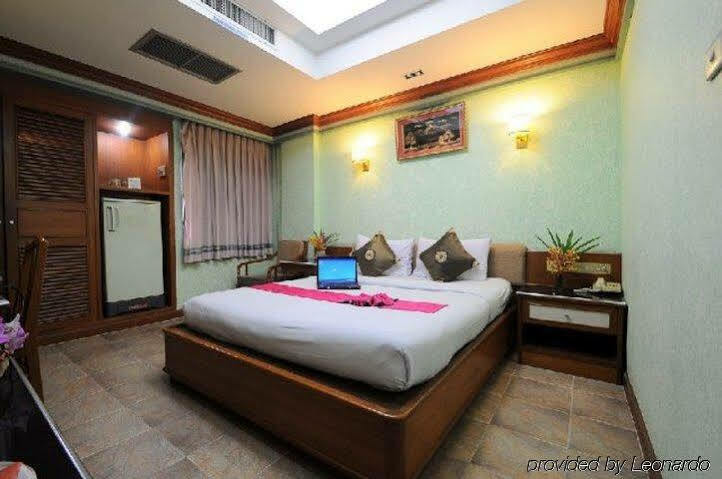Royal Sukhumvit Lodge