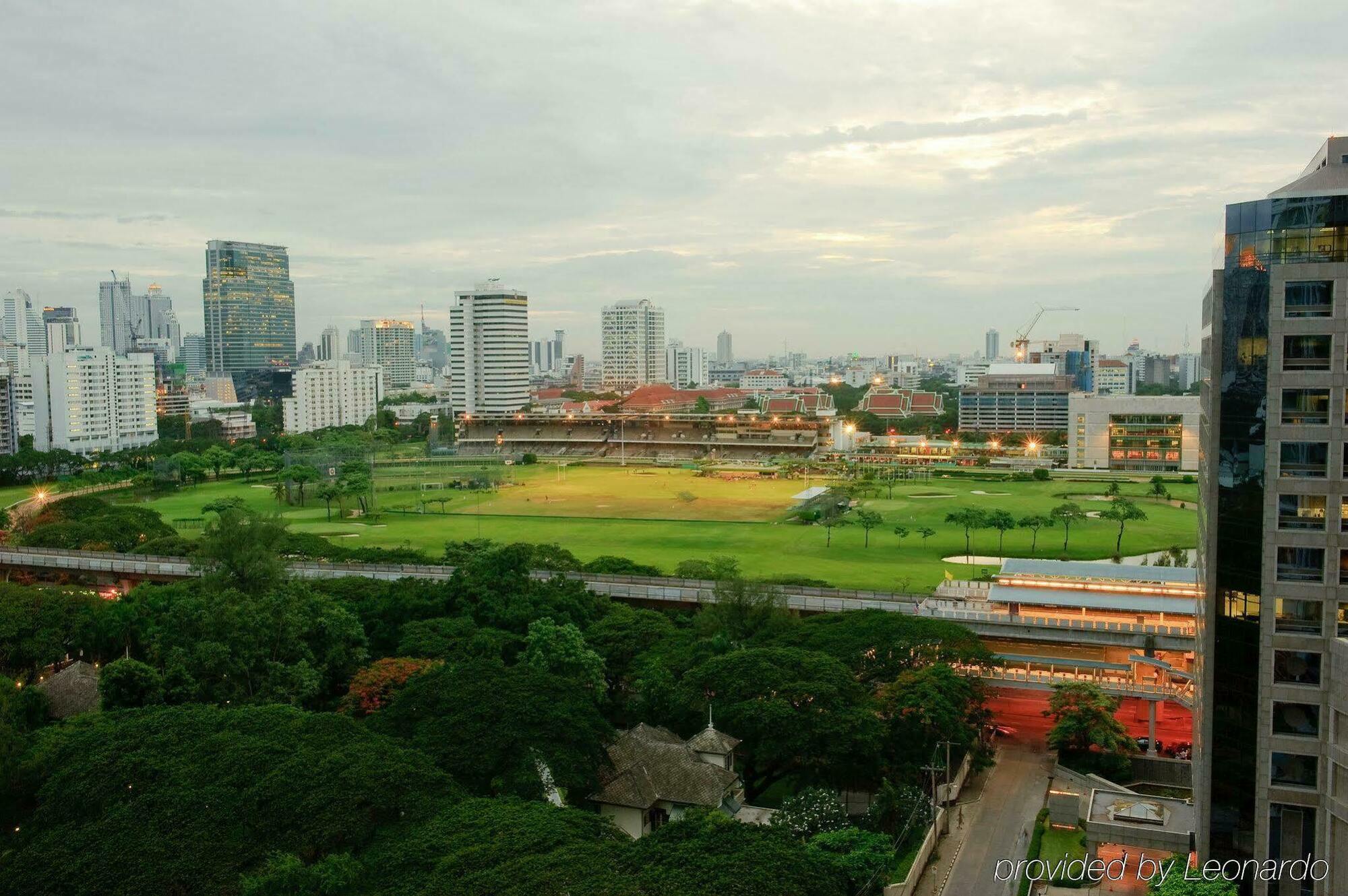 Dusit Ratchadamri, Hotel