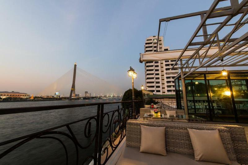 V Varee Hotel