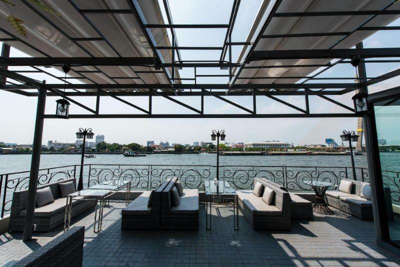 V Varee Hotel