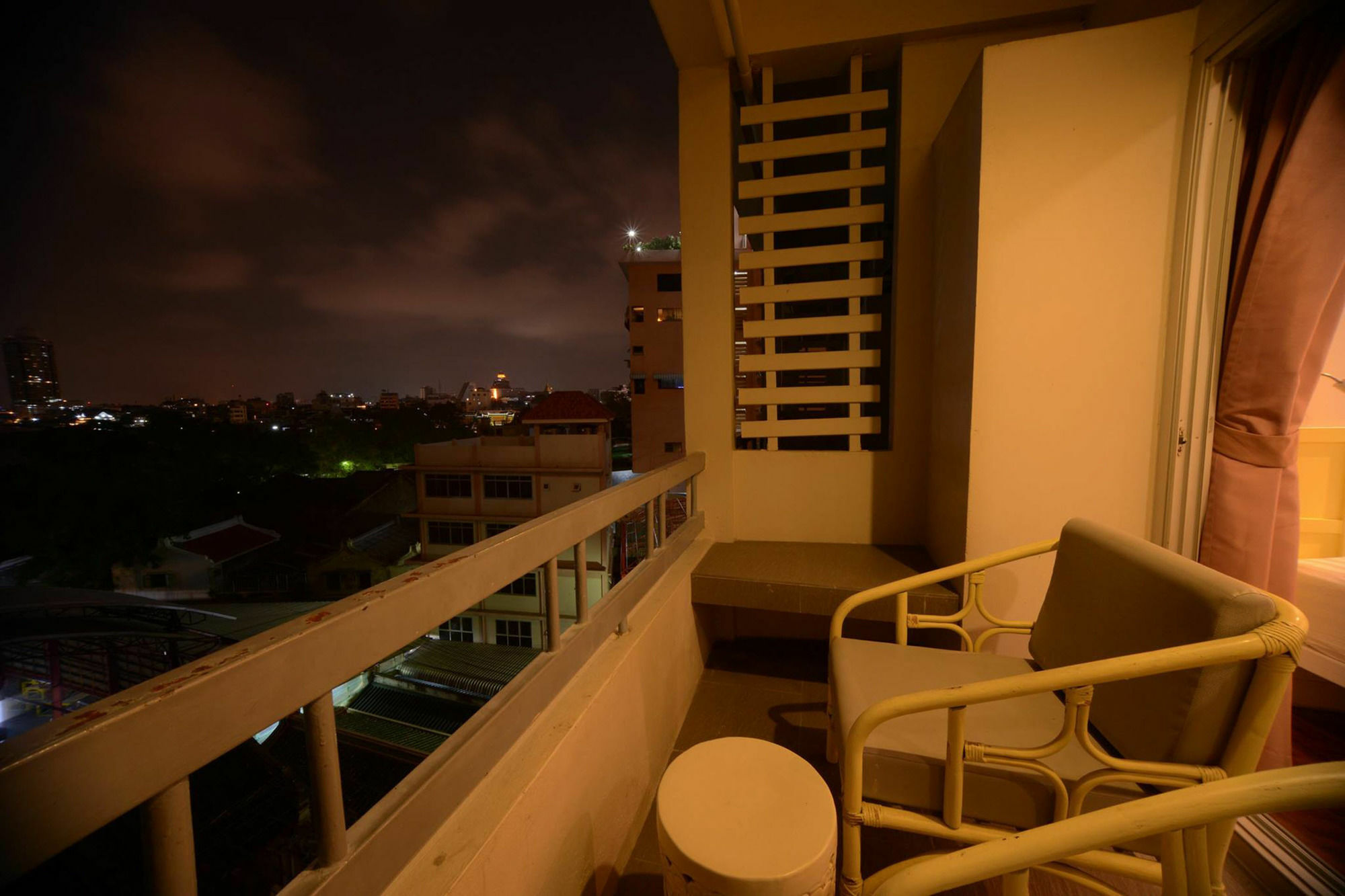 Riverview 2*