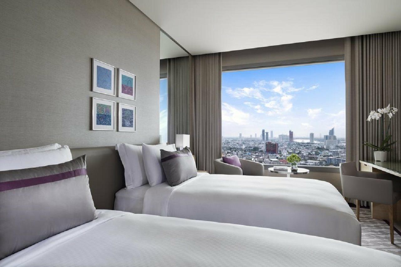 Hotel Avani Riverside 5*