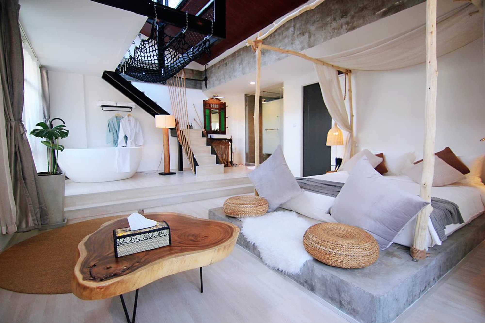 Yolo Boutique Hotel 3*