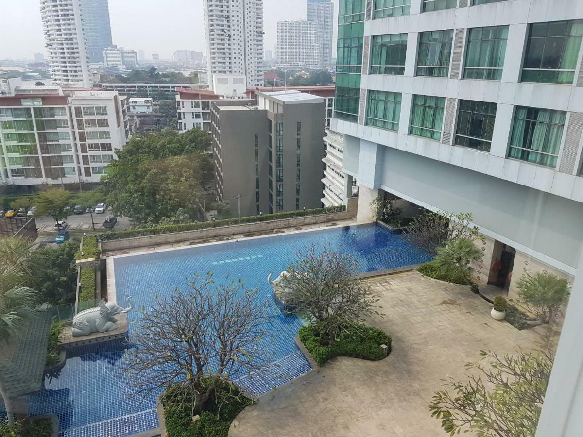 Riverside * Bangkok