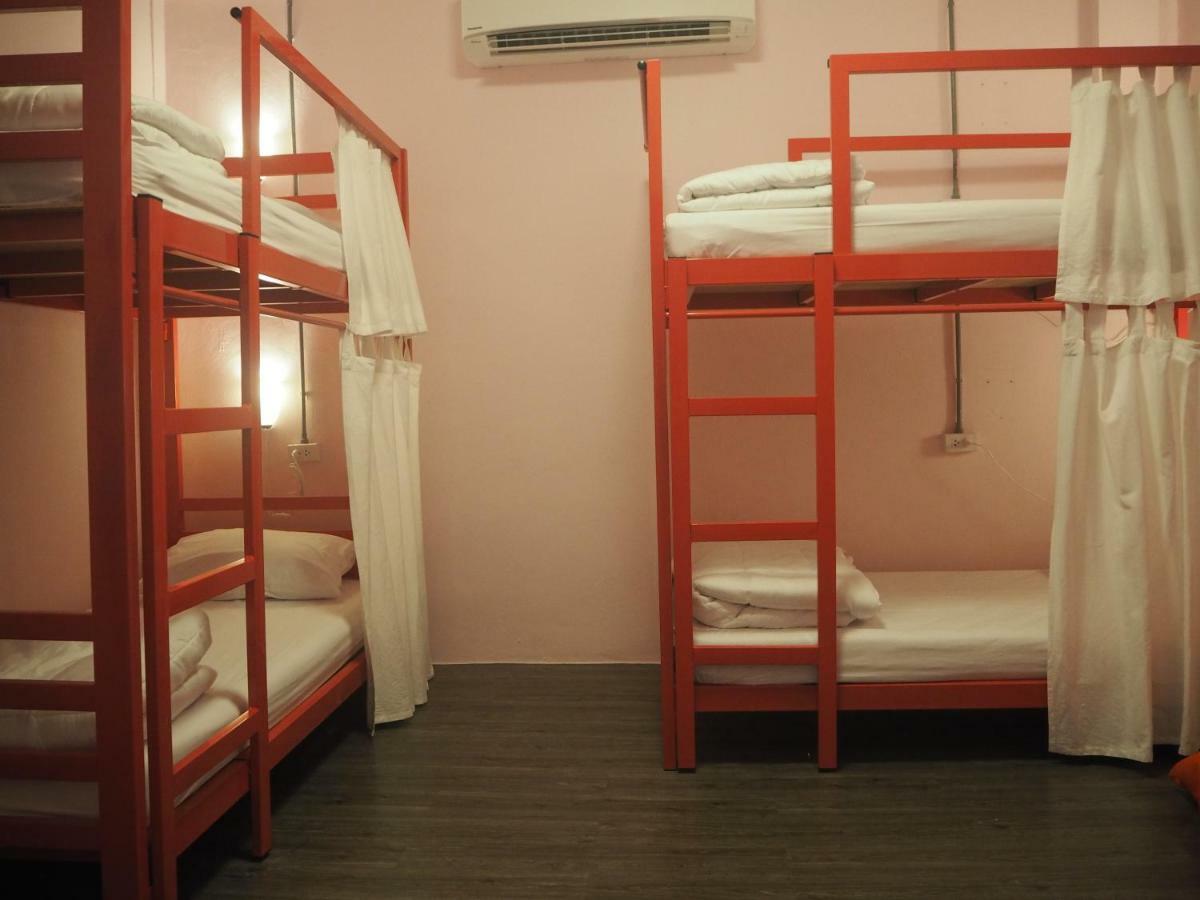 Hostel The April 24