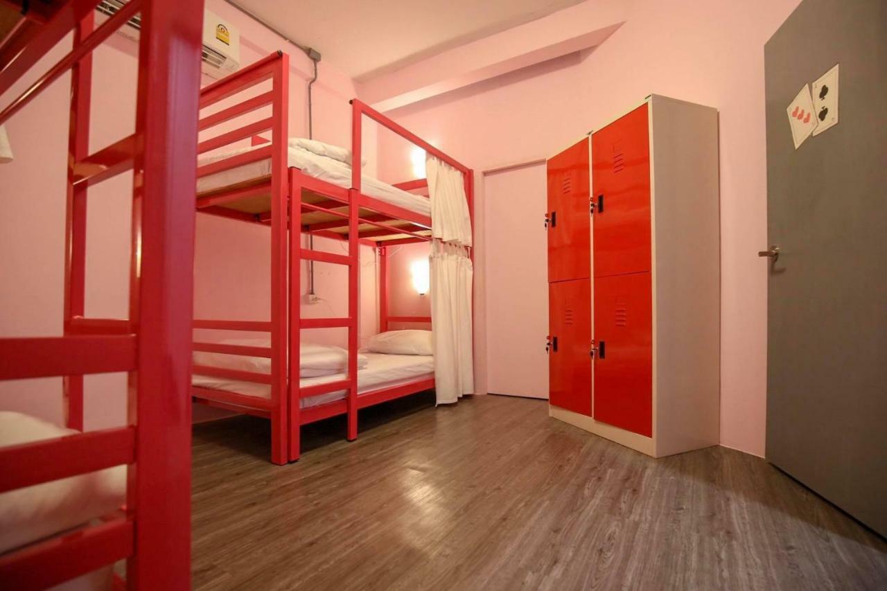 Hostel The April 24