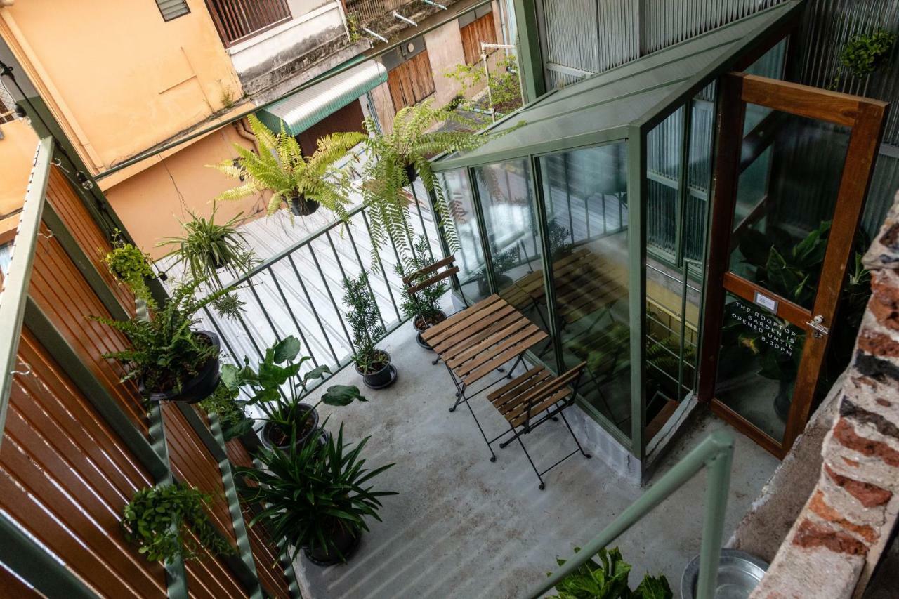 Homestay Live Local Cafe & - 420 Friendly