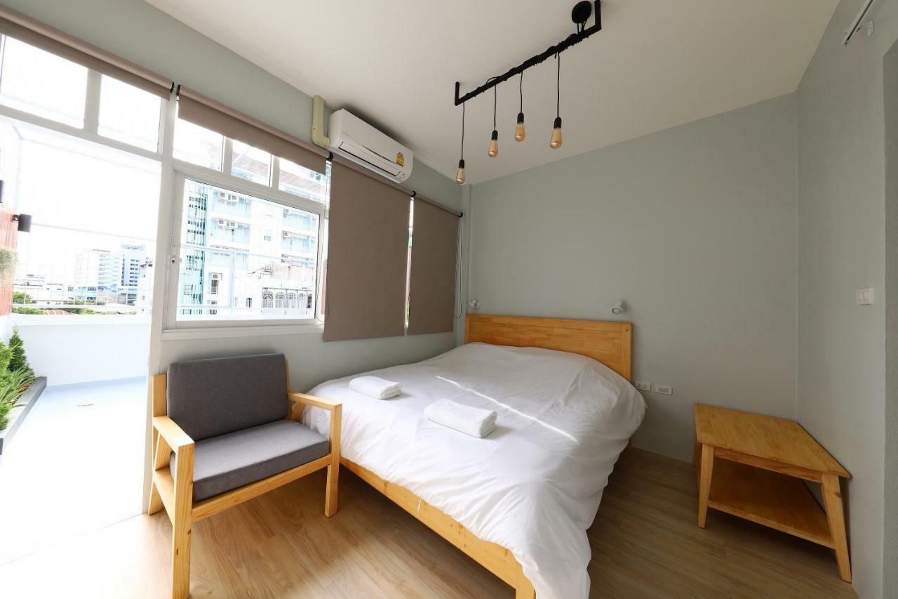Hostel Ekanake *